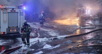 Пожарные ликвидировали возгорание на складе на юге Москвы
