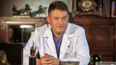 Главный онколог Минздрава РФ призвал не лечить рак легких травами