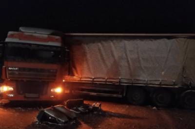 В Харьковской области столкнулись грузовик и микроатобус: есть раненые