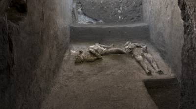 Археологи обнаружили тела двух жертв извержения вулкана в Помпеях