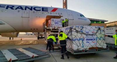 В Ереван прибыл первый самолет с гуманитарным грузом из Франции — посол опубликовал фото
