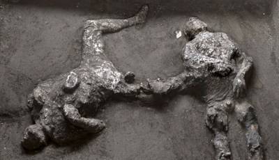 В Помпеях нашли два сохранившихся тела жертв извержения Везувия