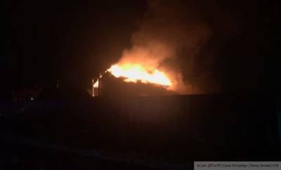 Две квартиры охвачены пламенем в результате пожара в Якутии