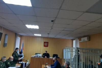 Рассмотрение дела о расстреле Шамсутдиновым сослуживцев началось с осмотра фото с места