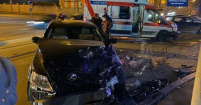 В Одессе после столкновения с Lexus перевернулась "скорая" с пассажирами: есть пострадавшие (3 фото)