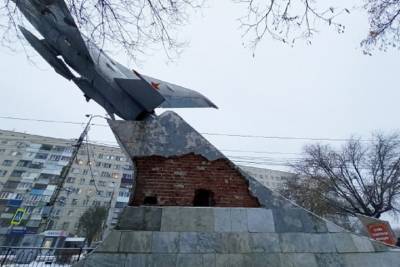 В Волгограде приведут в порядок постамент истребителям рядом с «Качей»
