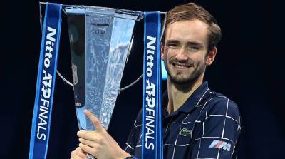 Российский теннисист Даниил Медведев впервые выиграл итоговый турнир АТР