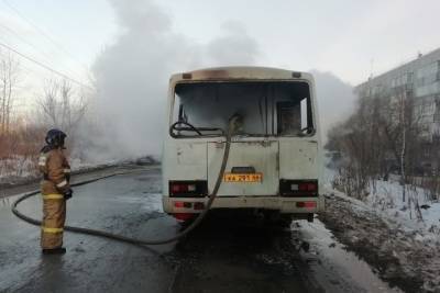 В Первоуральске загорелся пассажирский автобус