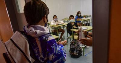 В Житомире учителей проверили на коронавирус: старшеклассники могут вернуться к учебе