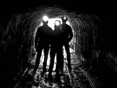 В Кузбассе в угольной шахте погиб горняк