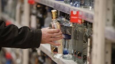 Беглов предложил продлить время продажи алкоголя в Петербурге