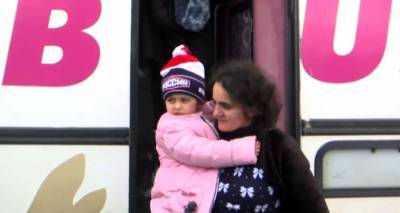 34 автобуса с беженцами прибыли в Степанакерт – видео Минобороны России