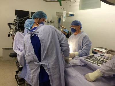 Российские врачи извлекли из желудка девочки «валенок» из волос (фото)