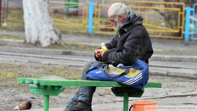 «Революция достоинства» на Украине заставила пенсионеров кормиться на улице