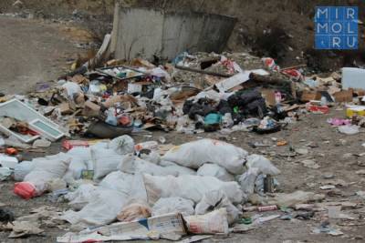 В горах Дагестана земли сельхозназначения завалили мусором