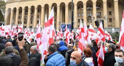 Политический кризис в Грузии: власти и оппозиция пытаются договориться