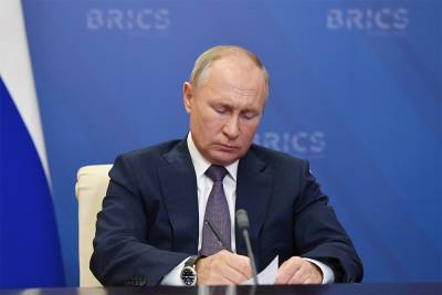 Путин подписал указ о повышении налога на доход свыше 5 млн рублей в год