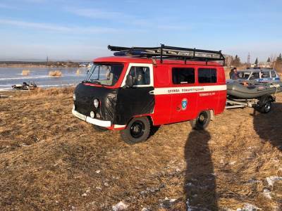 В Челябинской области рыбаки на снегоходе провалились под лед в 5 километрах от берега