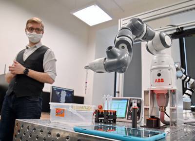 ЕС закупил сотни роботов для борьбы с коронавирусом