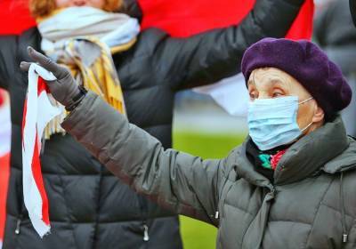 В Минске пенсионеры вышли на марш мудрости