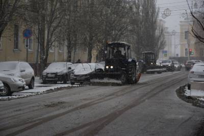 В Тамбове приступили к уборке улиц от снега