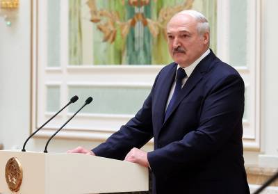 Лукашенко: "Мир вообще сошел с ума"