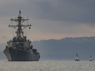 Американский эсминец USS Donald Cook вошел в Черное море