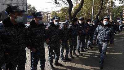 Митингующим грозит штраф в 30 тысяч рублей за незаконное использование знака журналиста