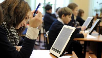 Дистанционное обучение в школах Карелии продлили до конца года