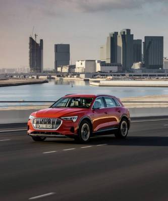 Сила энергии и прогресса: Audi Россия представили полностью электрический SUV Audi e-tron
