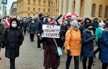Как тысячи пенсионеров прорвались Маршем в заблокированный центр Минска