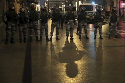 В Госдуму внесли закон об увеличении штрафов за неповиновение полиции на митингах