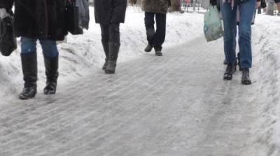 Москвичей предупредили о снеге и гололедице вечером в понедельник