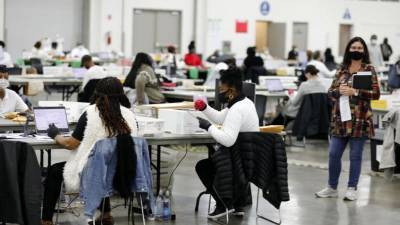 Мичиган и Пенсильвания приближаются к утверждению результатов выборов