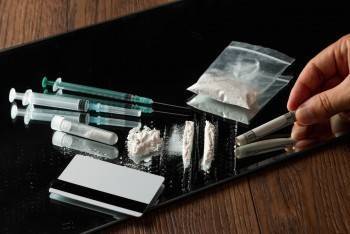 Семь килограммов наркотиков удалось сбыть преступникам в Вологде до того, как их поймали