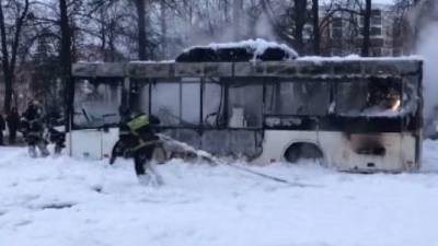 Автобус с 13 пассажирами загорелся в центре Чебоксар