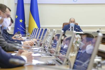 Кабмин хочет изменить условия пребывания иностранцев и апатридов в Украине