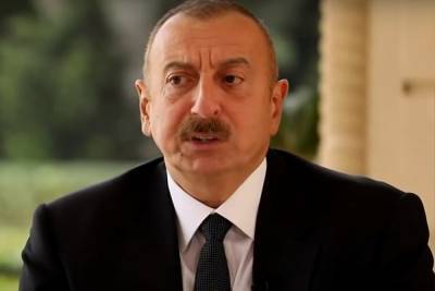 Появилось видео, как Алиев проехался на бронемашине по Нагорному Карабаху