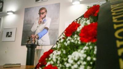 Во Львове похоронили театрального режиссера Романа Виктюка