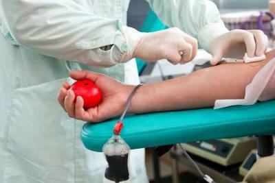 В столице организовали платный сбор крови у переболевших коронавирусом