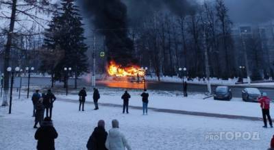 Перевозчик о возгорании автобуса: "Водитель пытался погасить пламя огнетушителями"