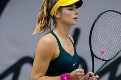 Украинская теннисистка показала фигуру в соблазнительном бикини