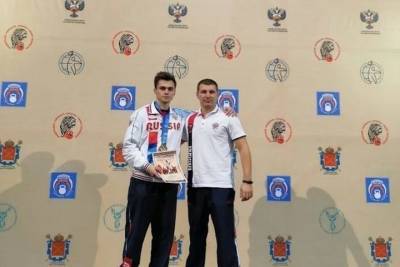 Золотую медаль с чемпионата мира привез гиревик из Белгородской области