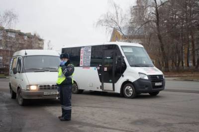 В Петербурге женщина, отказавшаяся носить маску, ударила полицейского