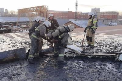 В Екатеринбурге в промзоне произошел крупный пожар