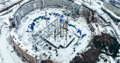 В Москве разобрали часть фасада «Олимпийского»