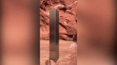 В американской пустыне найден загадочный столб из металла