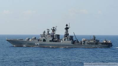 "Адмирал Виноградов" остановил нарушение госграницы РФ эсминцем ВМС США