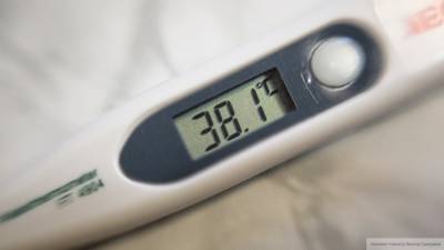 Главными симптомами коронавируса названы температура и кашель