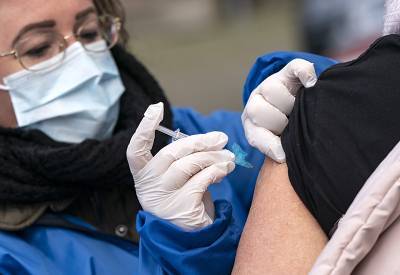 Голикова назвала сроки массовой вакцинации от коронавируса
